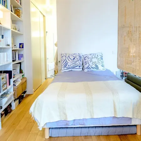 Spacious Studio Near Montmartre Paris