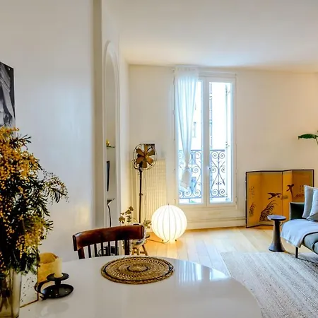 Spacious Studio Near Montmartre Apartment *